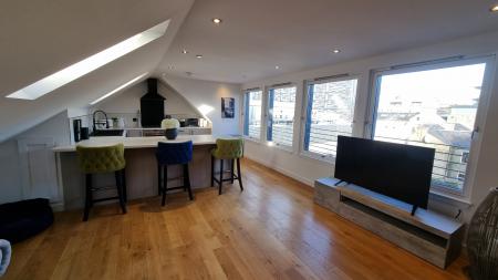 2 bedroom Flat to let in Union Street, The City Centre, Aberdeen, AB10