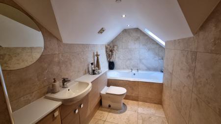 2 bedroom Flat to let in Union Street, The City Centre, Aberdeen, AB10