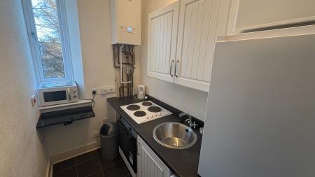 2 bedroom Flat to let in Wallfield Crescent, Rosemount, Aberdeen, AB25