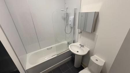 2 bedroom Flat to let in Wallfield Crescent, Rosemount, Aberdeen, AB25