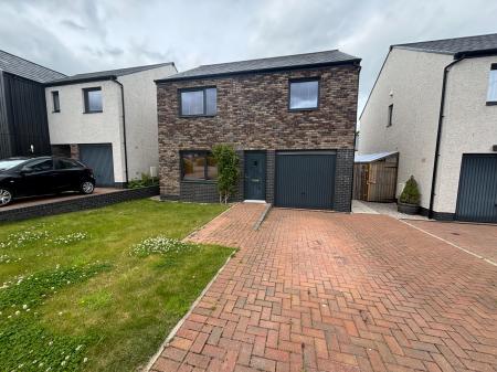 4 bedroom Detached house to let in Carron Den Avenue, Stonehaven, AB39