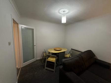 2 bedroom Flat to let in Cairncry Road, Ashgrove, Aberdeen, AB16