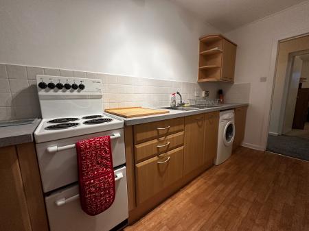 2 bedroom Flat to let in Cairncry Road, Ashgrove, Aberdeen, AB16