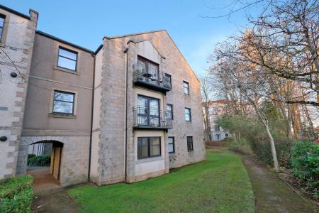 2 bedroom Flat for sale in 12 Craigieburn Park, The West End, Aberdeen, AB15