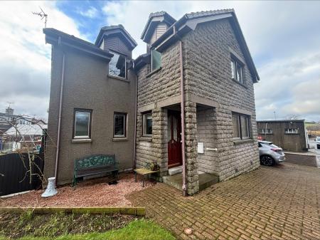 3 bedroom Detached house to let in Park Crescent, Oldmeldrum, AB51