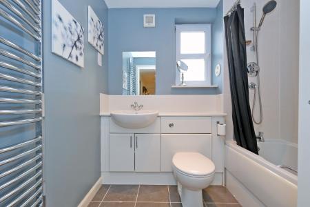 2 bedroom Flat for sale in South College Street, The City Centre, Aberdeen, AB11