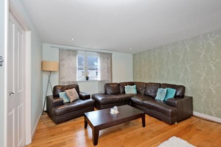 2 bedroom Flat for sale in South College Street, The City Centre, Aberdeen, AB11