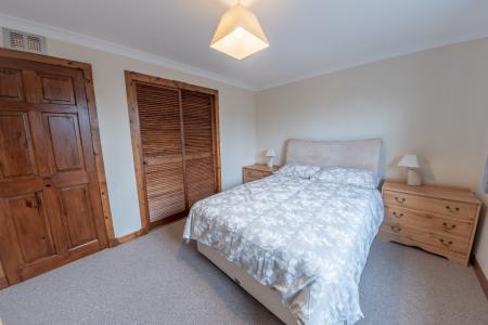 1 bedroom Flat to let in Western Road, Woodside, Aberdeen, AB24