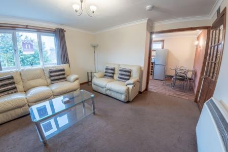 1 bedroom Flat to let in Western Road, Woodside, Aberdeen, AB24