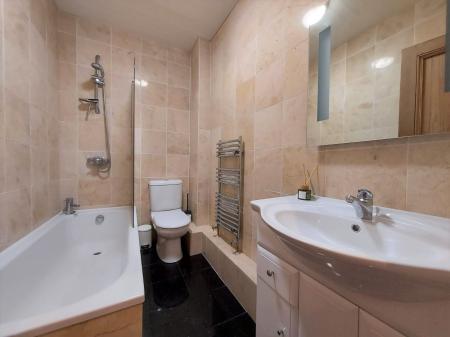 2 bedroom Flat to let in Union Grove, The City Centre, Aberdeen, AB10