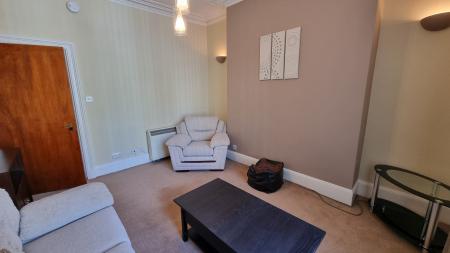 1 bedroom Flat to let in 215 Rosemount Place, Rosemount, Aberdeen, AB25