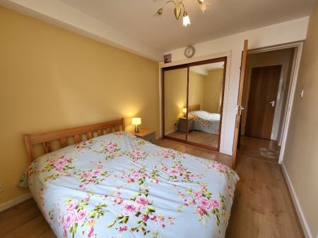 2 bedroom Flat to let in Picardy Court, Aberdeen, AB10