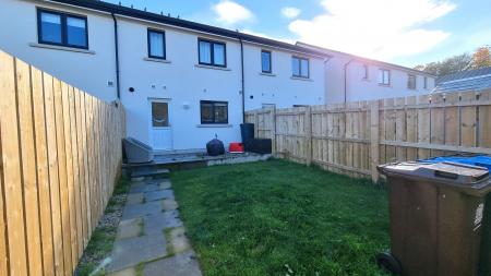 2 bedroom Terraced House to let in Pinewood Court, Airyhall, Aberdeen, AB15