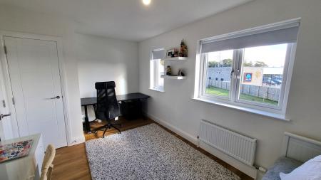 2 bedroom Terraced House to let in Pinewood Court, Airyhall, Aberdeen, AB15