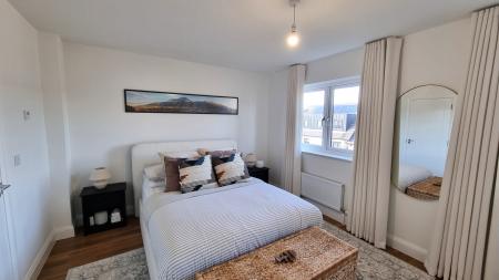 2 bedroom Terraced House to let in Pinewood Court, Airyhall, Aberdeen, AB15