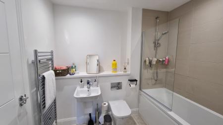 2 bedroom Terraced House to let in Pinewood Court, Airyhall, Aberdeen, AB15