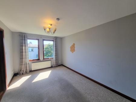 2 bedroom Flat to let in Picktillum Place, Kittybrewster, Aberdeen, AB25