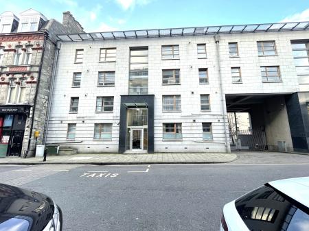2 bedroom Flat to let in Dee Street, The City Centre, Aberdeen, AB11