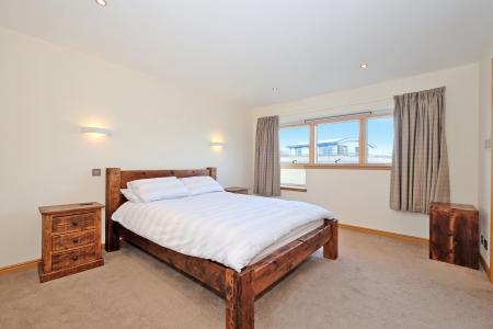 3 bedroom Flat for sale in 160 Polmuir Road, The City Centre, Aberdeen, AB11