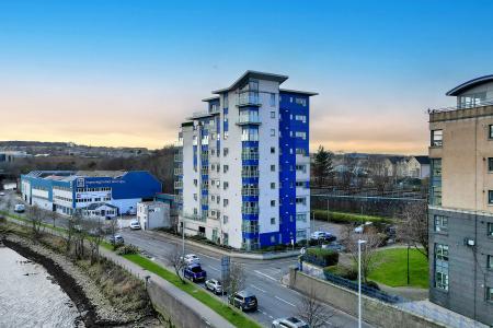 3 bedroom Flat for sale in 160 Polmuir Road, The City Centre, Aberdeen, AB11