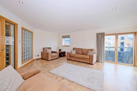 3 bedroom Flat for sale in 160 Polmuir Road, The City Centre, Aberdeen, AB11