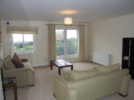 2 bedroom Flat to let in Midstocket View, Summerhill, Aberdeen, AB15