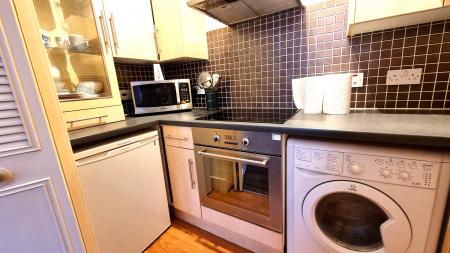 1 bedroom Flat to let in Rosemount Viaduct, Rosemount, Aberdeen, AB25