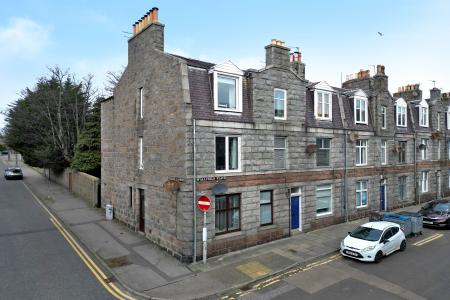 12 Craigie Loanings, Aberdeen, AB25