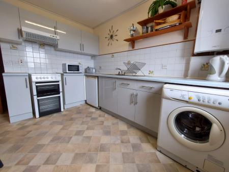 2 bedroom Flat to let in Society Court, Society Lane, Woodside, Aberdeen, AB24