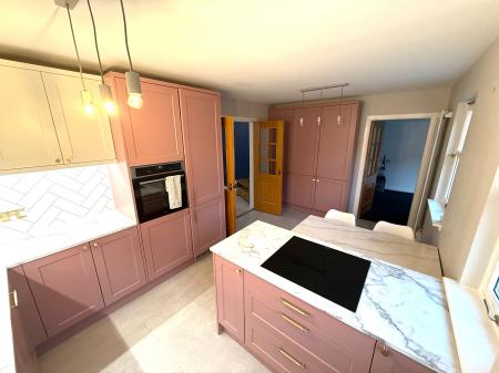 3 bedroom Semi-detached house to let in Beech Tree Road, Banchory, AB31