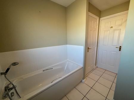 3 bedroom Detached house to let in McFadden Crescent, Kintore, AB51