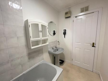 1 bedroom Flat to let in Market Street, The City Centre, Aberdeen, AB11