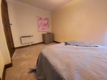 3 bedroom Flat to let in Castle Street, Aberdeen, AB11