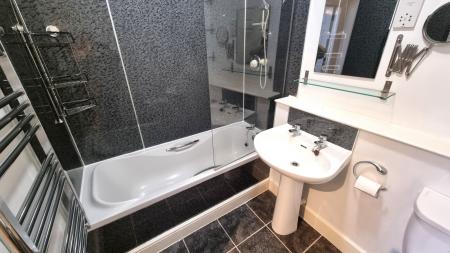 1 bedroom Flat to let in Crown Street, The City Centre, Aberdeen, AB11