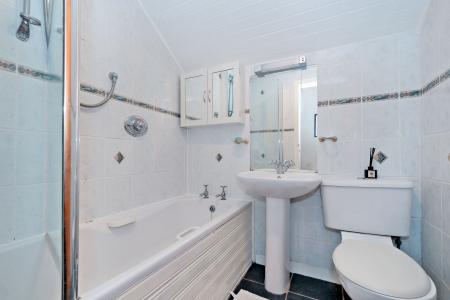2 bedroom Flat for sale in Great Western Road, Aberdeen, AB10