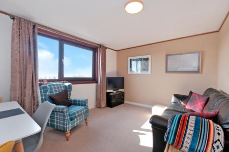 2 bedroom Flat for sale in Great Western Road, Aberdeen, AB10