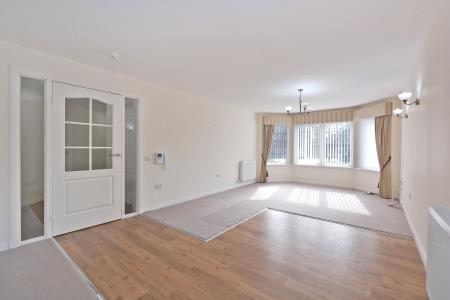2 bedroom Flat for sale in East Park, Banchory, AB31
