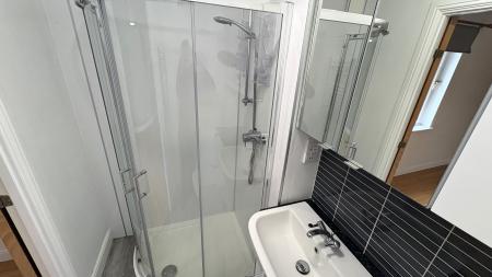 2 bedroom Flat to let in Kirk Brae, Cults, Aberdeen, AB15