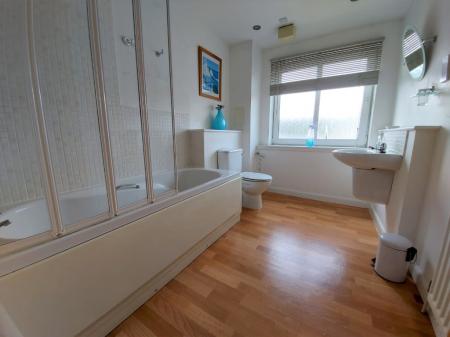 3 bedroom Flat to let in Bannermill Place, Bannermill, Aberdeen, AB24
