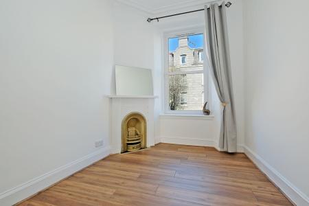 1 bedroom Flat for sale in Northfield Place, Rosemount, Aberdeen, AB25