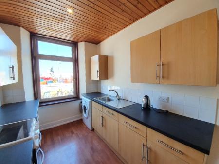 1 bedroom Flat to let in Sinclair Road, Torry, Aberdeen, AB11