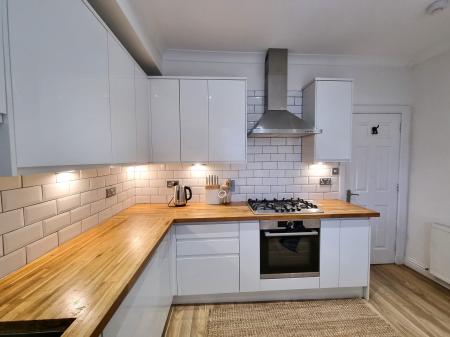 2 bedroom Flat to let in Diamond Street, The City Centre, Aberdeen, AB10