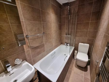 2 bedroom Flat to let in Diamond Street, The City Centre, Aberdeen, AB10