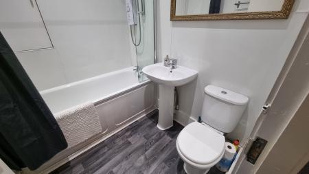 2 bedroom Flat to let in Orchard Place, Aberdeen, AB24