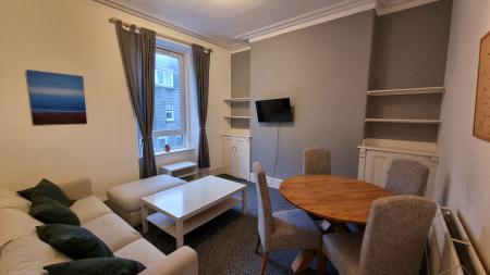 2 bedroom Flat to let in Orchard Place, Aberdeen, AB24