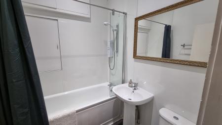 2 bedroom Flat to let in Orchard Place, Aberdeen, AB24