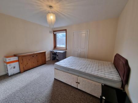 3 bedroom Flat to let in Linksfield Place, Pittodrie, Aberdeen, AB24