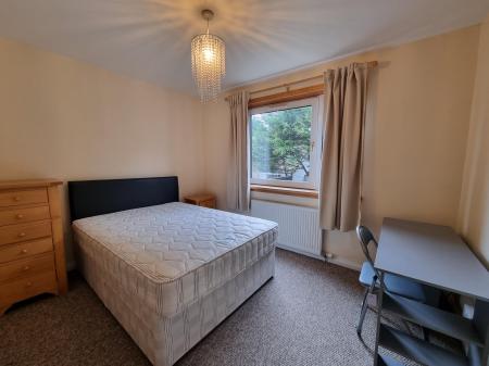 3 bedroom Flat to let in Linksfield Place, Pittodrie, Aberdeen, AB24