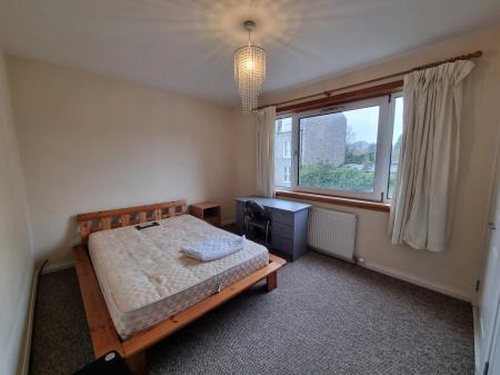 3 bedroom Flat to let in Linksfield Place, Pittodrie, Aberdeen, AB24