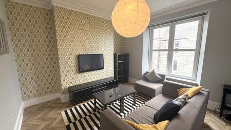 1 bedroom Flat to let in Rosemount Place, Rosemount, Aberdeen, AB25